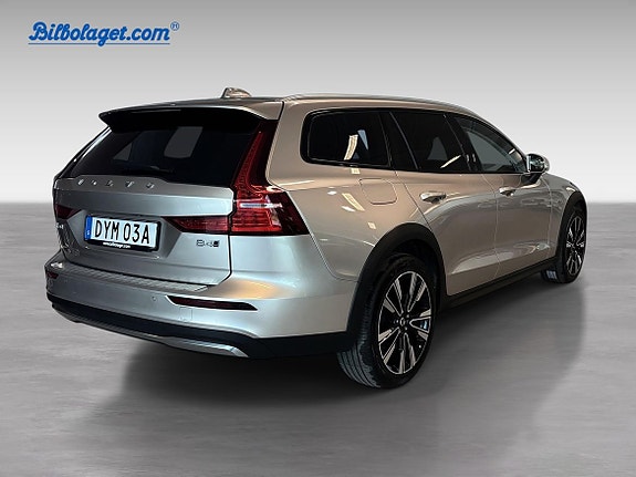 Volvo V60 Cross Country 5 of 16