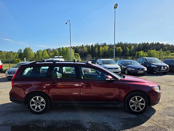 Volvo V70 4 of 5
