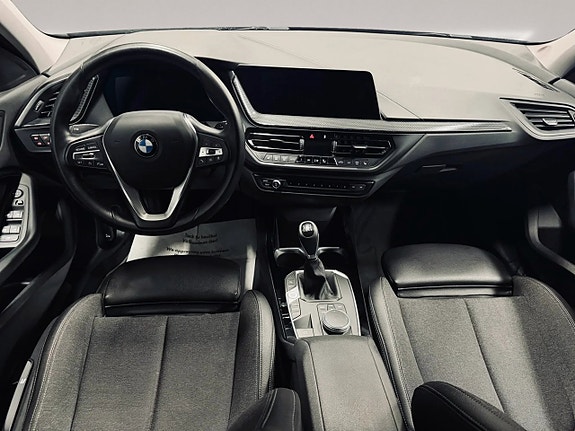 BMW 118i 14 of 24