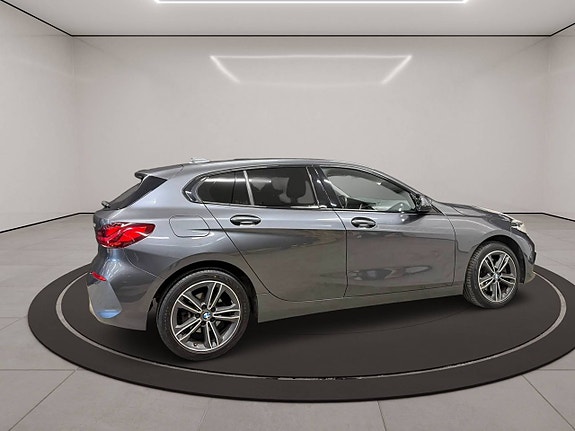 BMW 118i 22 of 24