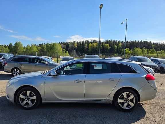Opel Insignia 3 of 5
