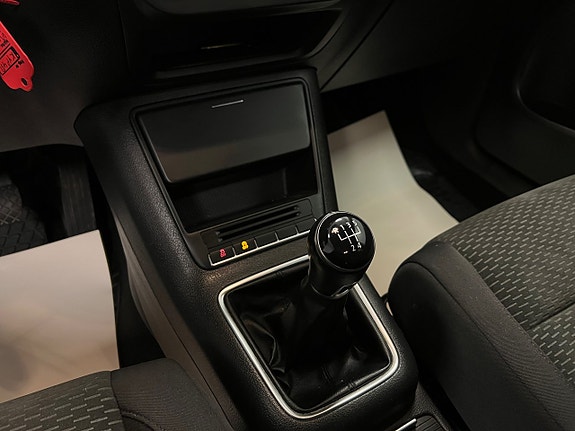 Volkswagen Golf Plus 17 of 26