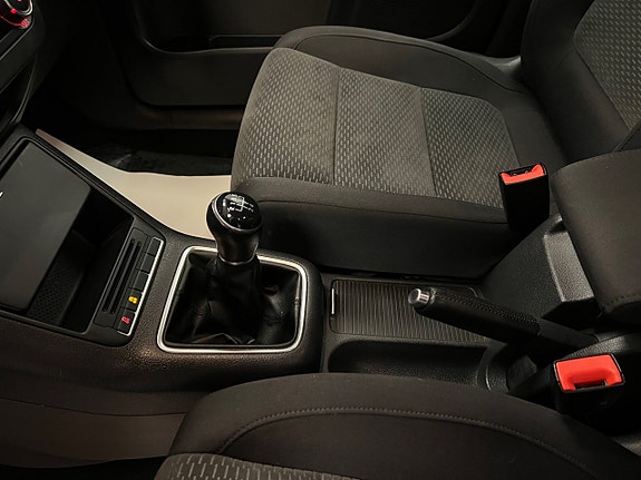 Volkswagen Golf Plus 16 of 26
