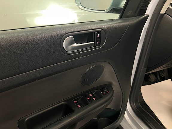 Volkswagen Golf Plus 9 of 26