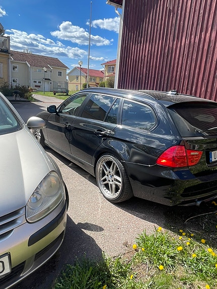 BMW 335i 2 of 4