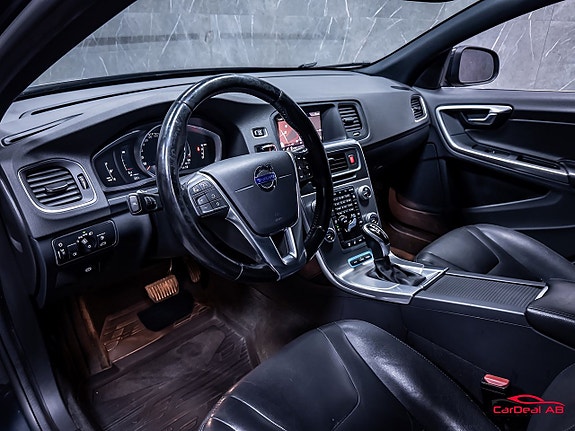 Volvo V60 11 of 27