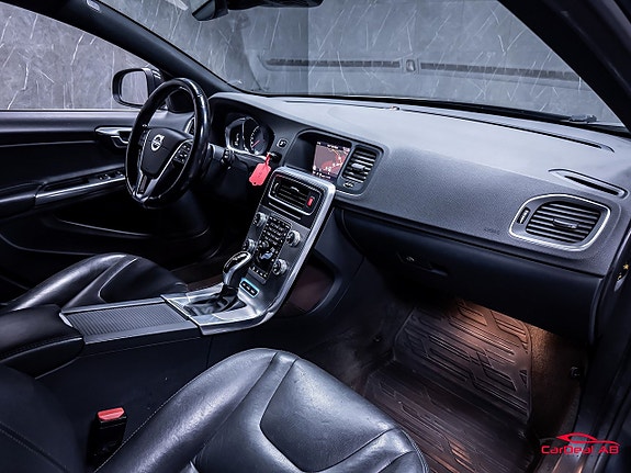 Volvo V60 14 of 27