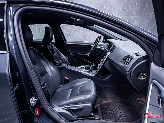Volvo V60 15 of 27