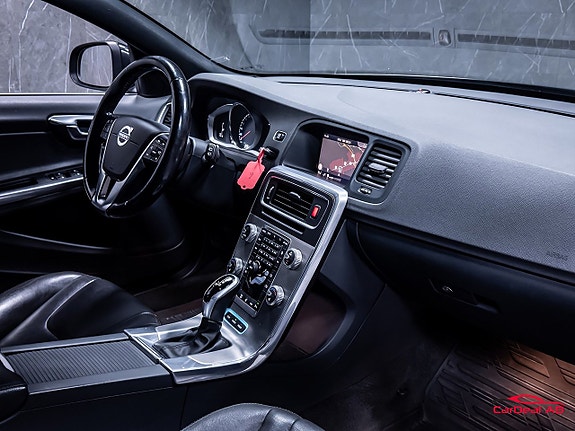 Volvo V60 13 of 27