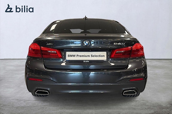 BMW 540i 4 of 5