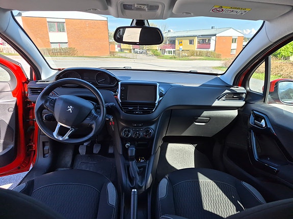 Peugeot 208 4 of 5