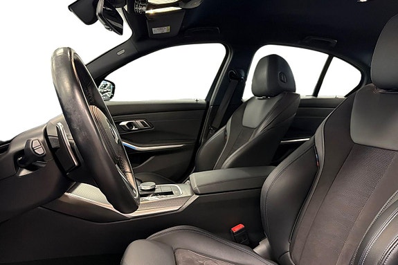 BMW 330e 12 of 18