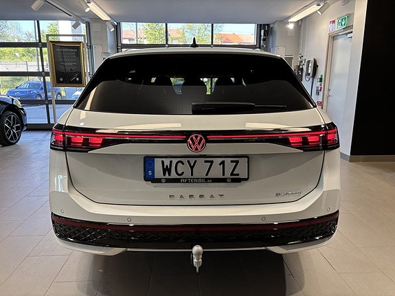 Volkswagen Passat 6 of 25