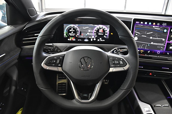 Volkswagen Passat 8 of 25