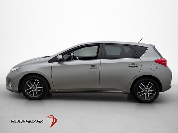 Toyota Auris 4 of 5