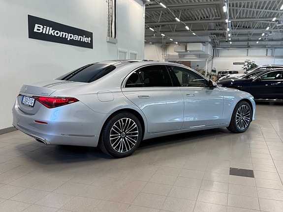 Mercedes-Benz S500 3 of 5