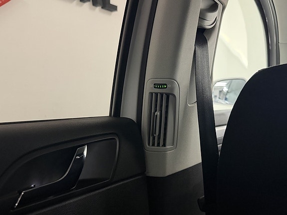 Skoda Superb 14 of 17
