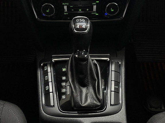 Skoda Superb 11 of 17