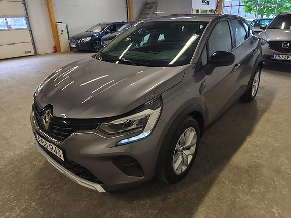 Renault Captur 3 of 5