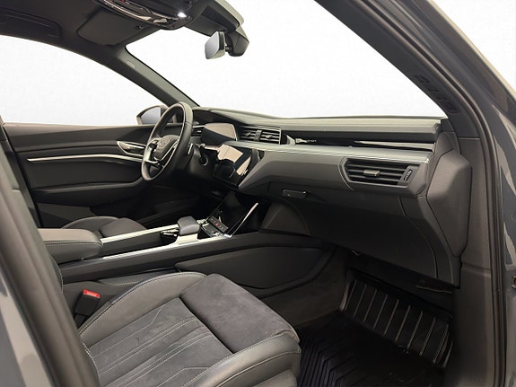 Audi Q8 24 of 30