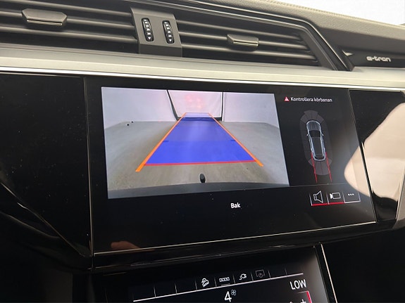 Audi Q8 16 of 30