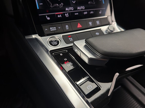 Audi Q8 22 of 30