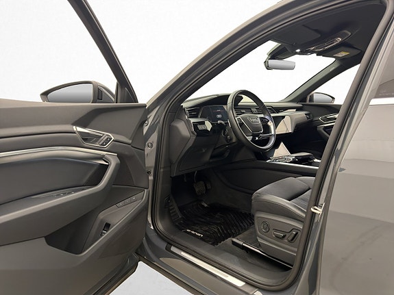Audi Q8 11 of 30