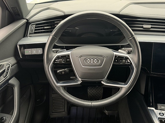 Audi Q8 14 of 30