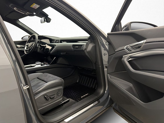 Audi Q8 23 of 30