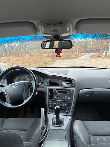 Volvo V70 5 of 6