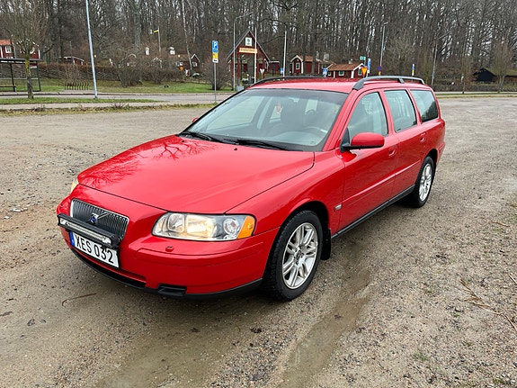 Volvo V70 3 of 6