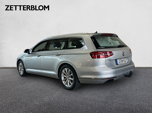 Volkswagen Passat 3 of 19