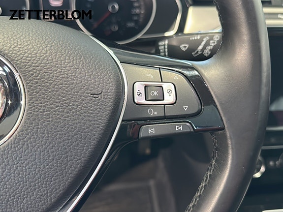 Volkswagen Passat 17 of 19