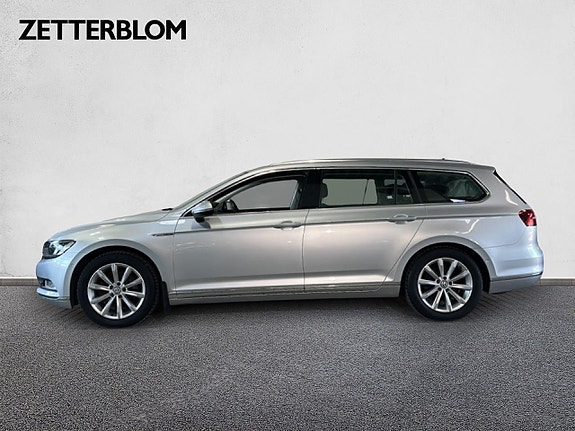 Volkswagen Passat 2 of 19