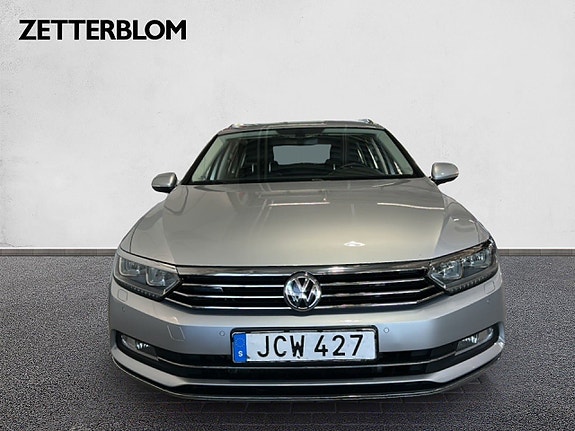 Volkswagen Passat 5 of 19