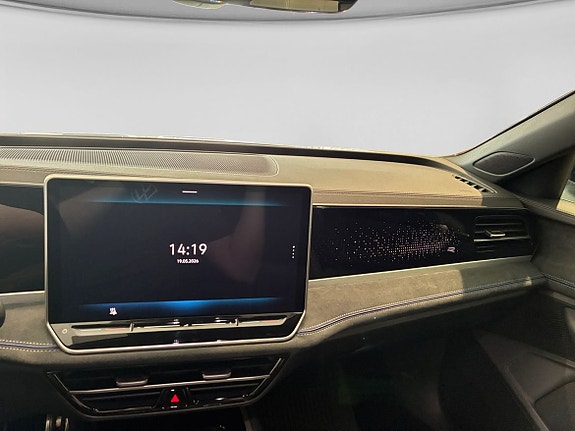 Volkswagen Passat 13 of 15