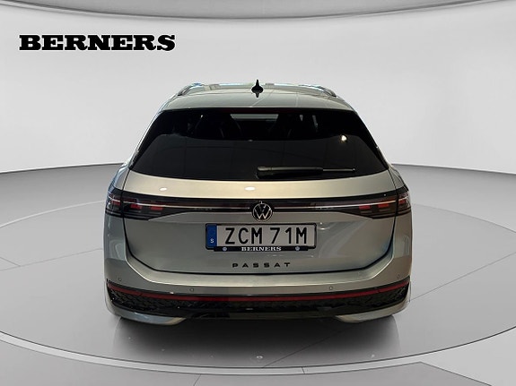 Volkswagen Passat 4 of 5