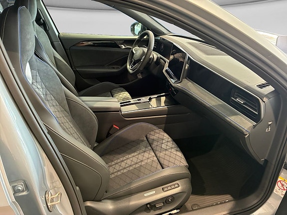Volkswagen Passat 7 of 15