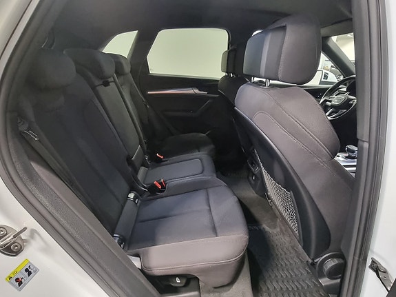 Audi Q5 9 of 14