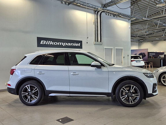 Audi Q5 2 of 5
