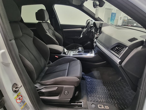 Audi Q5 7 of 14
