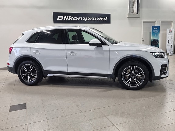 Audi Q5 2 of 14