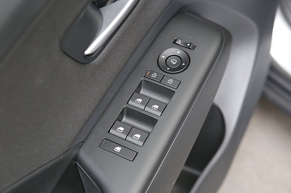 Hyundai Kona 16 of 25