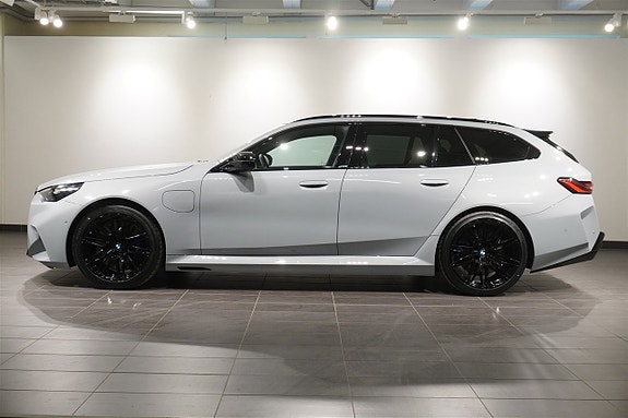 BMW M5 2 of 23