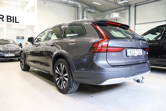 Volvo V90 Cross Country 4 of 5