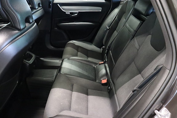 Volvo V90 Cross Country 13 of 29