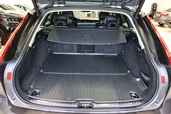 Volvo V90 Cross Country 6 of 29