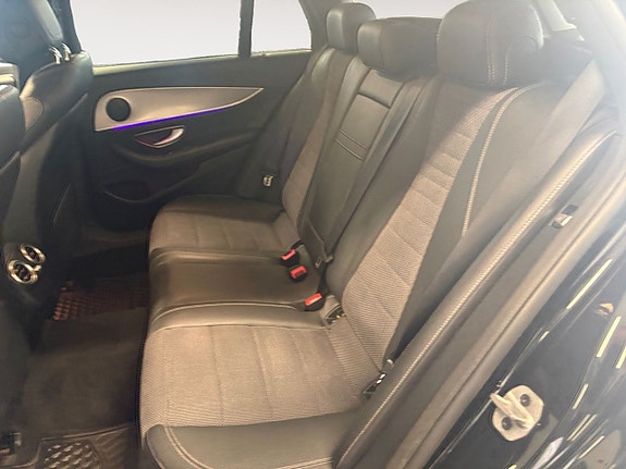 Mercedes-Benz E200 15 of 26
