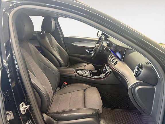 Mercedes-Benz E200 16 of 26