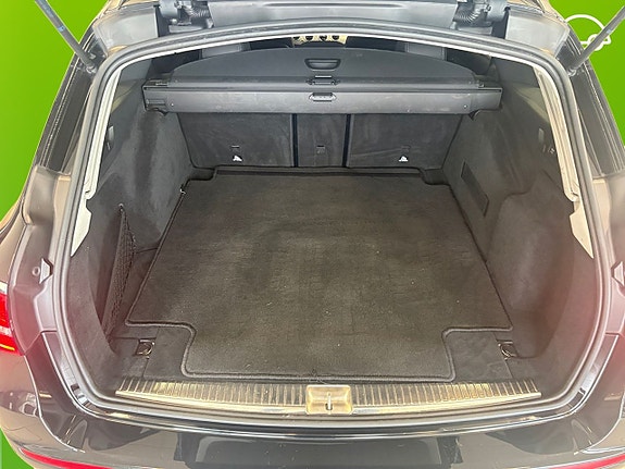 Mercedes-Benz E200 17 of 26